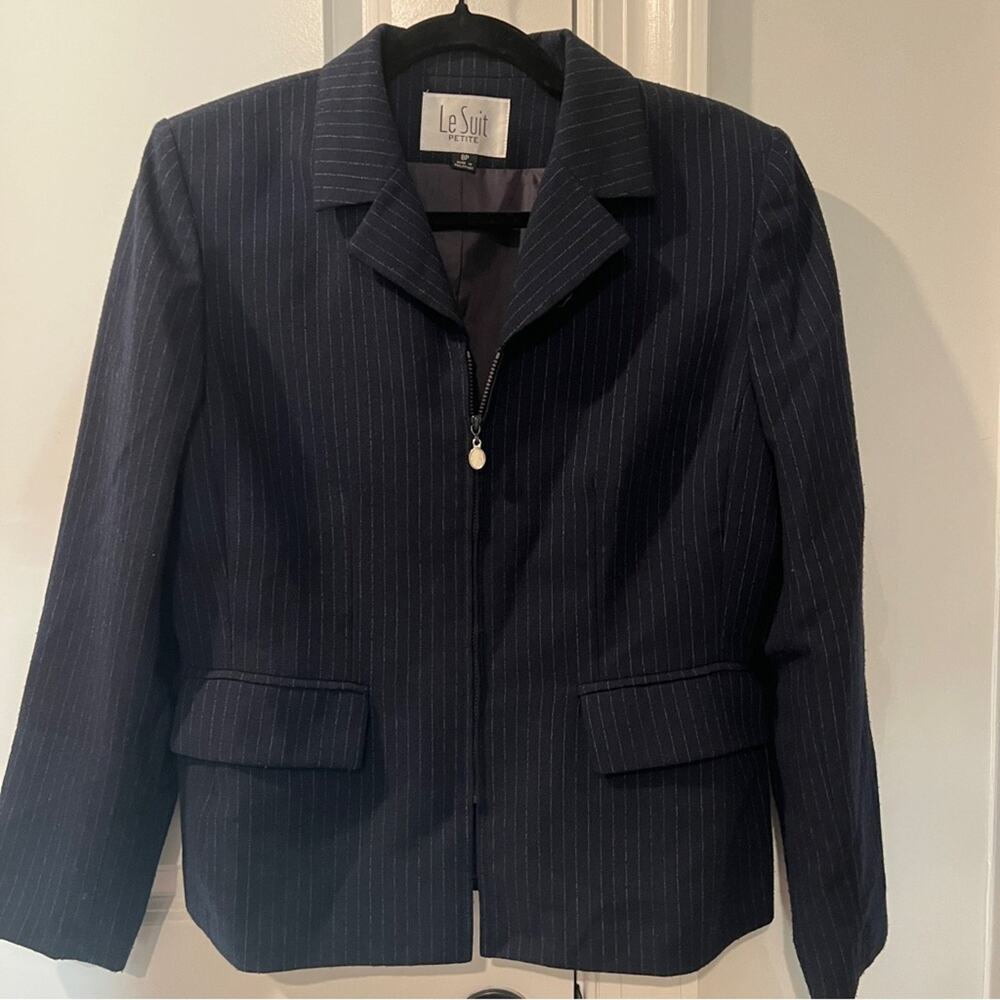 Le Suit Women's Black with Blue Pinstripe Blazer 8P
